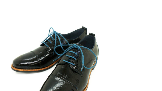 Lacets coton ciré bleu canard - Made in France - Chaussure noire Paire - Face - Petit-détail.com