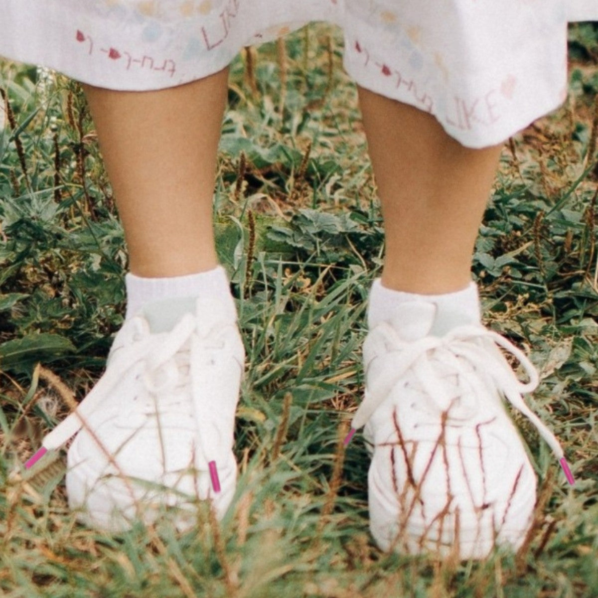 Lacets sneakers coton blanc et rose fuchsia - Made in France - En Situation - Unisexe Paire - Petit-détail.com