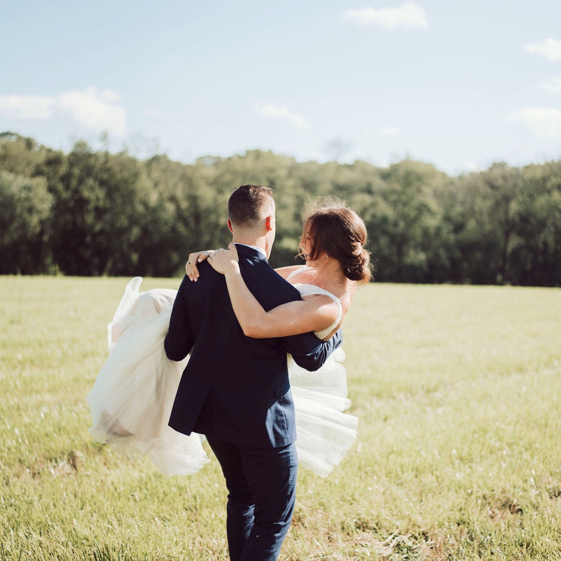 Comment choisir son costume de mariage? l Petit-détail.com