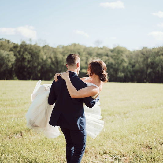 Comment choisir son costume de mariage? l Petit-détail.com