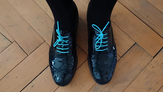 Lacets coton ciré - Bleu Turquoise - Made in France - En Situation - Unisexe - Paire - Petit-détail.com