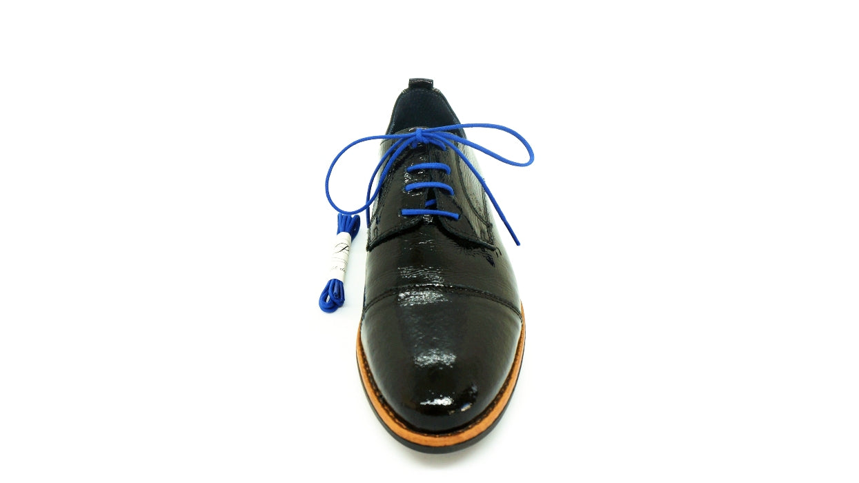 Lacets coton ciré bleu électrique - Made in France - Chaussure noire Pack - Face - Petit-détail.com
