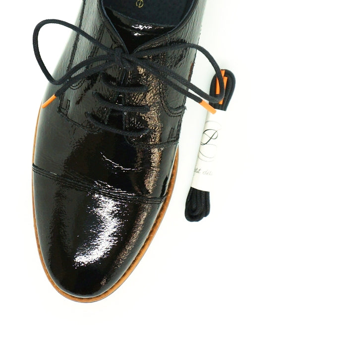 Lacets coton ciré noir et orange - Made in France - Chaussure noire Pack - Dessus - Petit-détail.com