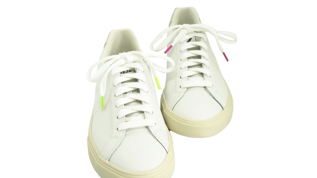 Lacets sneakers coton blanc et rose fuchsia et blanc et vert - Made in France - Unisexe Paire - Face - Petit-détail.com